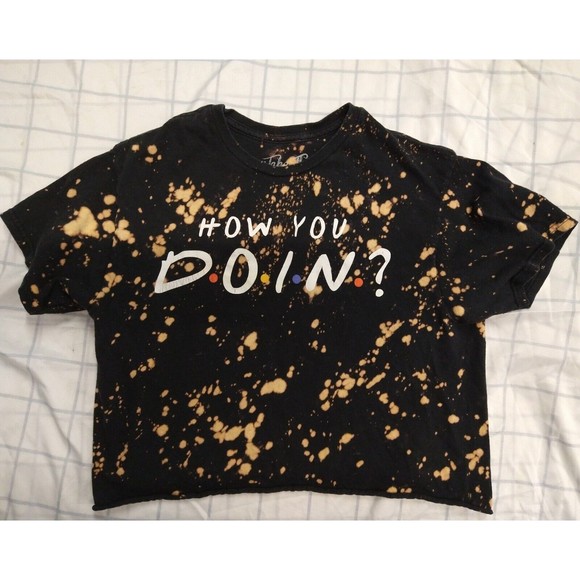 New Friends Size Medium Crop Top Tee HOW YOU DOIN? TV Show Black Tye Dye Bleach - Picture 1 of 3